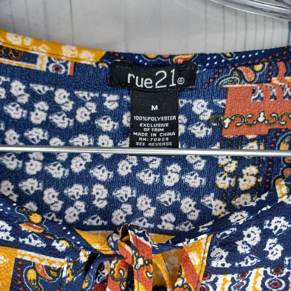 Rue21 paisley lightweight long sleeve shirt - Picture 4 of 10